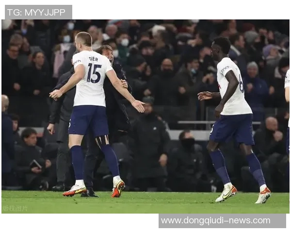 世界杯焦点战AC米兰小胜本菲卡争议判罚引发全场热议