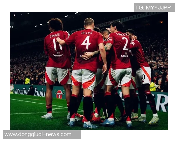 德甲激战曼联大胜里昂红牌争议引发全场热议与数据分析